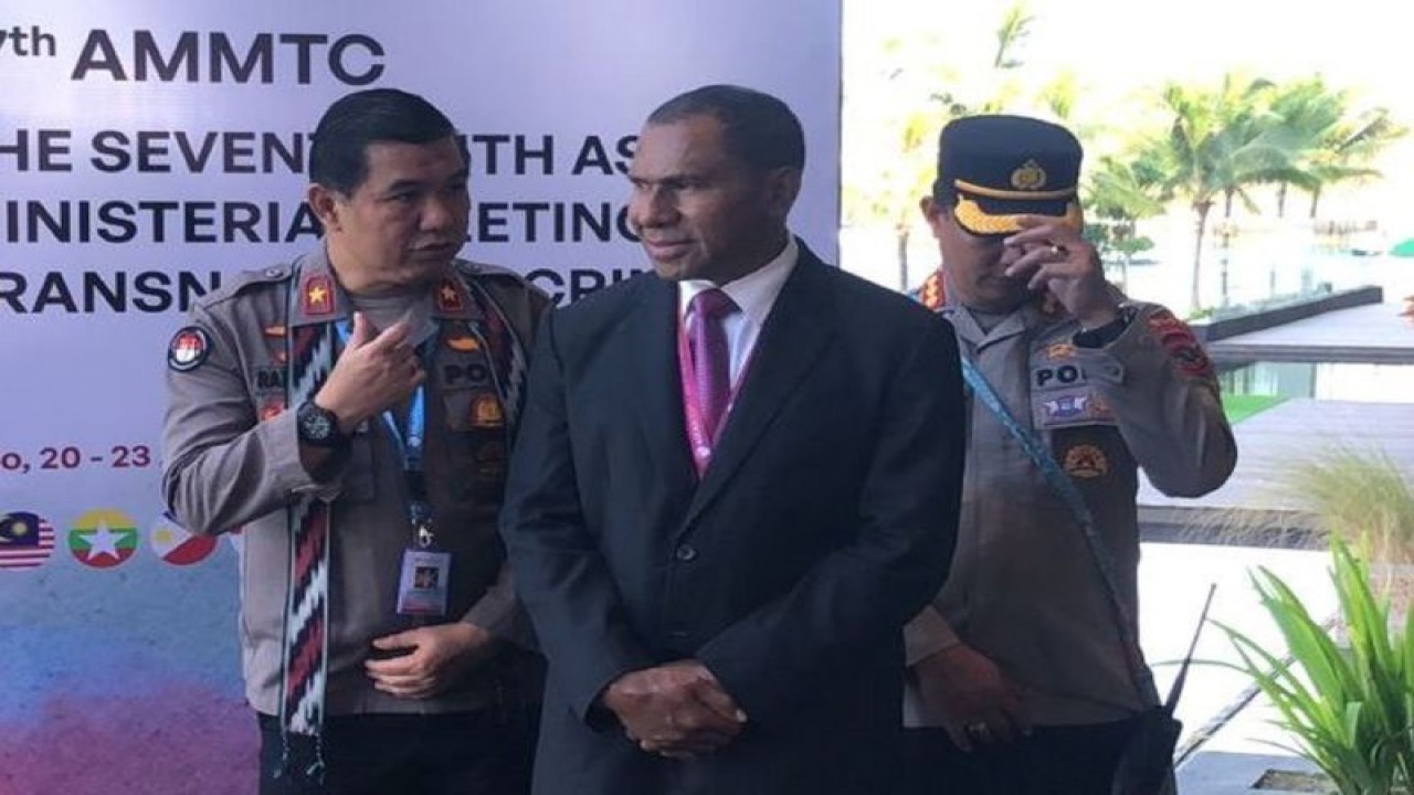 Kapolda NTT Irjen Pol. Johanis Asadoma di lokasi kegiatan AMMTC, Labuan Bajo, Manggarai Barat, NTT, Senin (21/8/2023). (ANTARA/HO-Polres Manggarai Barat)
