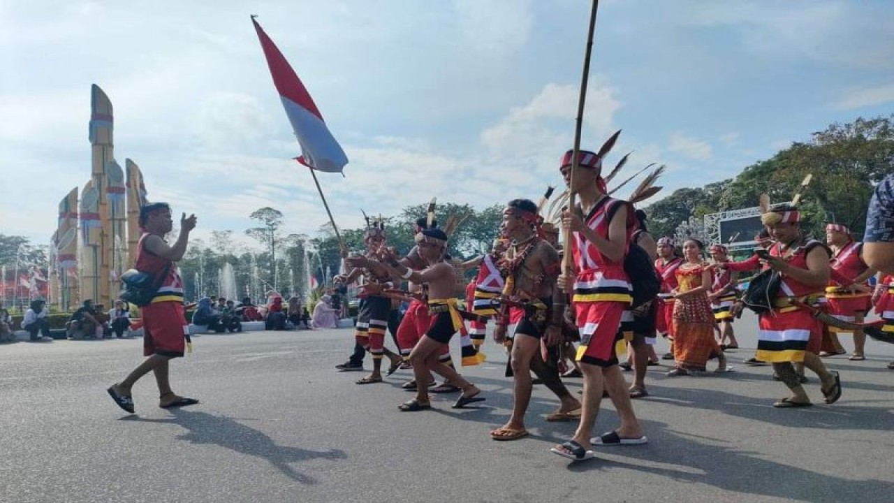 Peserta karnaval merah putih khatulistiwa (Rendra Oxtora)