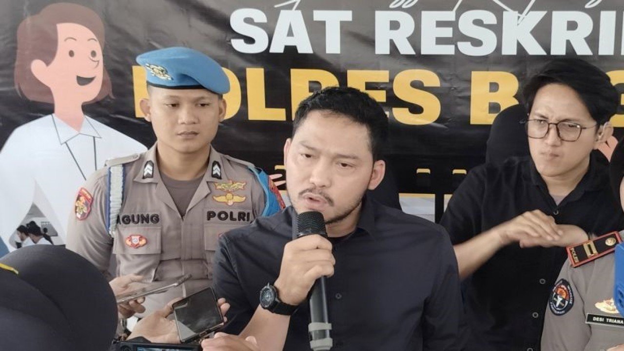 Kasat Reskrim Polres Bogor AKP Yohanes Redhoi Sigiro di Cibinong, Kabupaten Bogor, Jawa Barat. (ANTARA/M Fikri Setiawan)