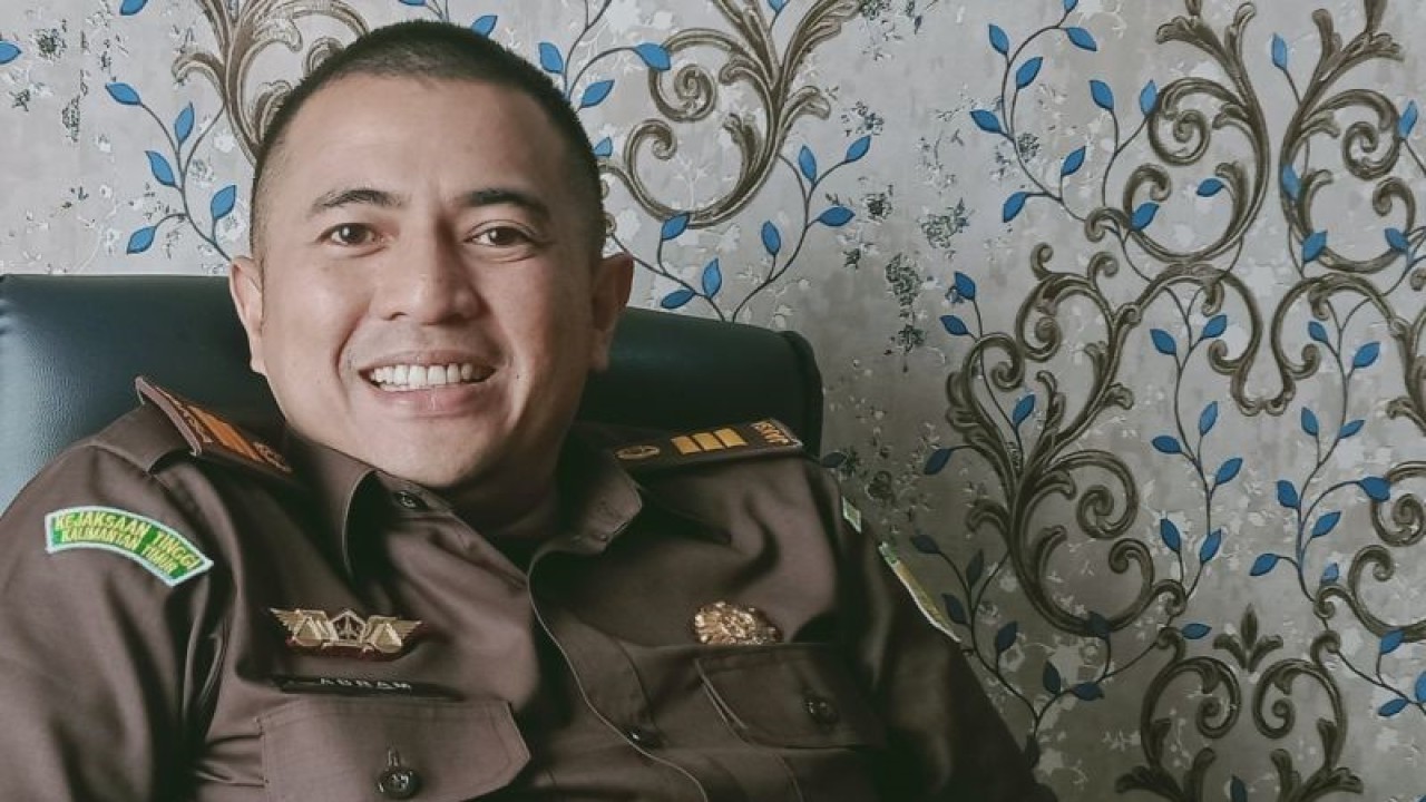 Kasi Pidsus Kejaksaan Negeri Penajam Paser Utara, Kalimantan Timur Abram Nami Putra Tambunan (ANTARA/Nyaman Bagus Purwaniawan)