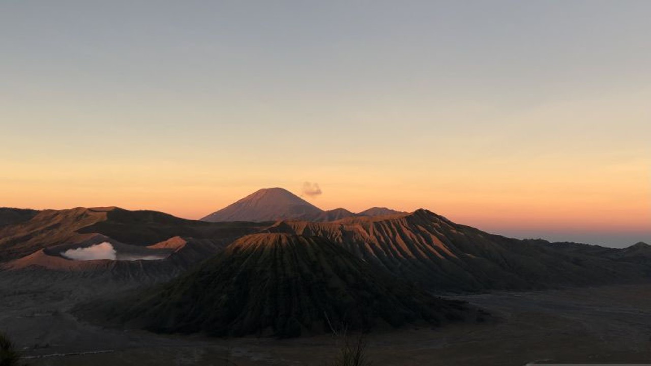 Foto arsip. Kawasan Taman Nasional Bromo Tengger Semeru. (ANTARA/Vicki Febrianto)