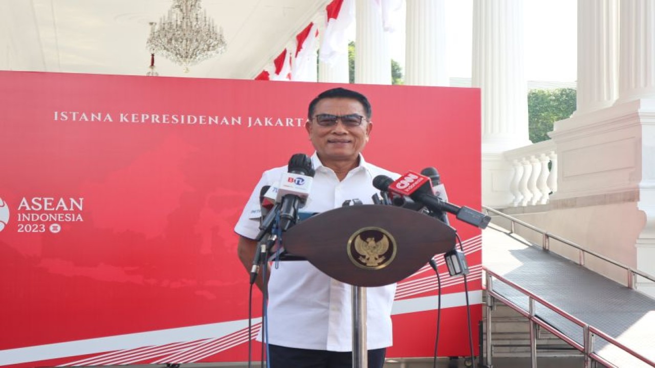 Kepala Staf Presiden Moeldoko di lingkungan istana kepresidenan Jakarta pada Kamis (3/8/2023). (ANTARA/Desca Lidya Natalia)