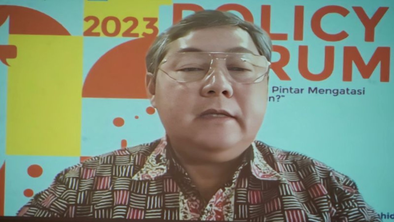 Direktur Layanan Aplikasi Informatika Pemerintahan Direktorat Jenderal Aplikasi Informatika, Kementerian Kominfo, Bambang Dwi Anggono melalui konferensi video membuka lokakarya infrastruktur Sistem Pemerintahan Berbasis Elektronik (SPBE), Palangka Raya, Selasa, (29/8/2023). (ANTARA/HO-Diskominfosantik Kalteng)