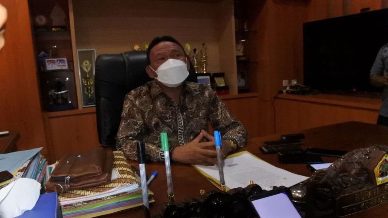 Bupati Kupang Provinsi Nusa Tenggara Timur Korinus Masneno (ANTARA/Benny Jahang)