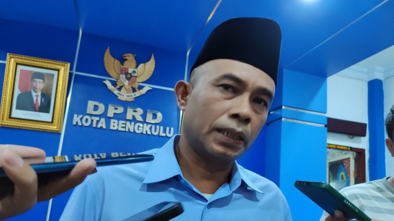 Ketua DPRD Kota Bengkulu Suprianto. ANTARA/Anggi Mayasari.