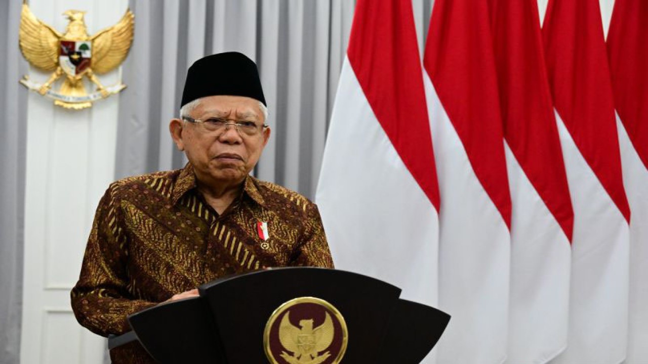 Wakil Presiden Ma'ruf Amin saat memberikan sambutan secara daring pada The 5th International Islamic Healthcare Conference And Expo (IHEX) 2023 di Jakarta, Jumat (25/8/2023). ANTARA/HO-BPMI Setwapres