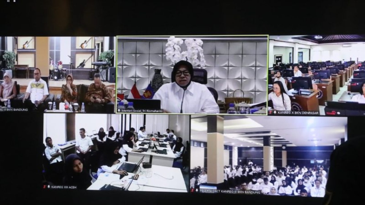 Menteri Sosial Tri Rismaharini Saat membuka kegiatan talent pool  di Bandung, Jawa Barat, melalui sambungan virtual, Senin (28/8/2023). (ANTARA/HO-Kemensos)