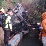 Mobil masuk jurang di Garut akibatkan tujuh orang luka-1692602977
