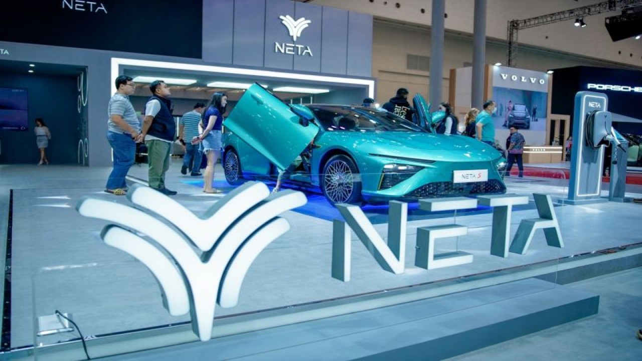 Booth NETA di ajang Gaikindo Indonesia International Auto Show (GIIAS) 2023 di ICE BSD, Tangerang (ANTARA/HO-NETA)