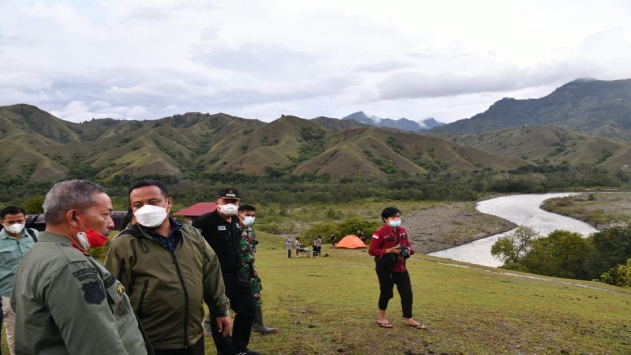 Gubernur Sulsel Andi Sudirman Sulaiman saat menyenpatkan diri mengunjungi destinasi Ollon, Tana Toraja.ANTARA/HO-Humas Pemprov Sulsel