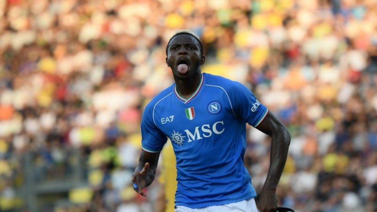 Penyerang Napoli Victor Osimhen merayakan gol yang dicetaknya pada pertandingan Liga Italia melawan Frosinone yang dimainkan di Stadion Benito Stirpe, Frosinone, Sabtu (19/8/2023). (ANTARA/AFP/FILIPPO MONTEFORTE)