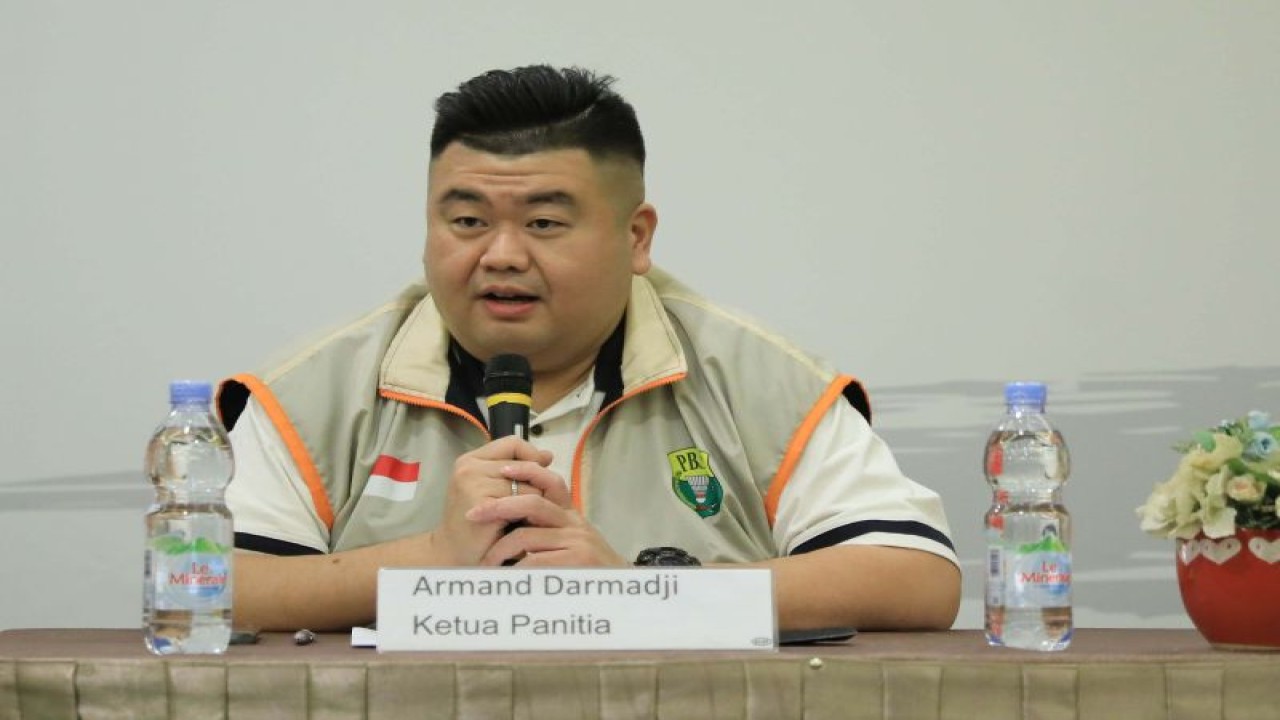 Ketua Panitia Pelaksana Armand Darmadji saat menyampaikan penjelasan dua turnamen bulu tangkis, yaitu Indonesia International Challenge 2023 dan BWF Super 100 Indonesia Masters 1 2023, yang akan digelar di Kota Medan, Sumatera Utara. (ANTARA/HO-PP PBSI)