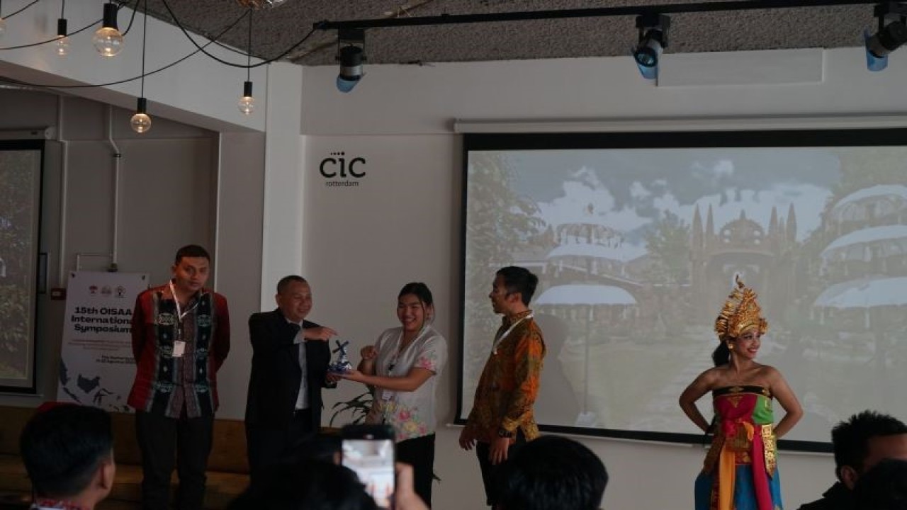 Pembukaan Simposium Internasional XV PPI Dunia di CIC Roterdam, Belanda pada Selasa (8/8/2023). (ANTARA/HO-PPI Dunia)