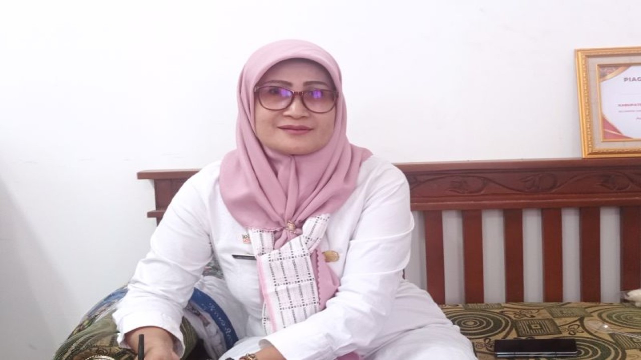 Sekretaris Koordinator Penanganan Stunting, Dinas Pengendalian Penduduk, Keluarga Berencana, Pemberdayaan Perempuan, dan Perlindungan Anak (DP2KBP3A) Kabupaten Lebak, Tuti Nurasiah. ANTARA/ Mansur