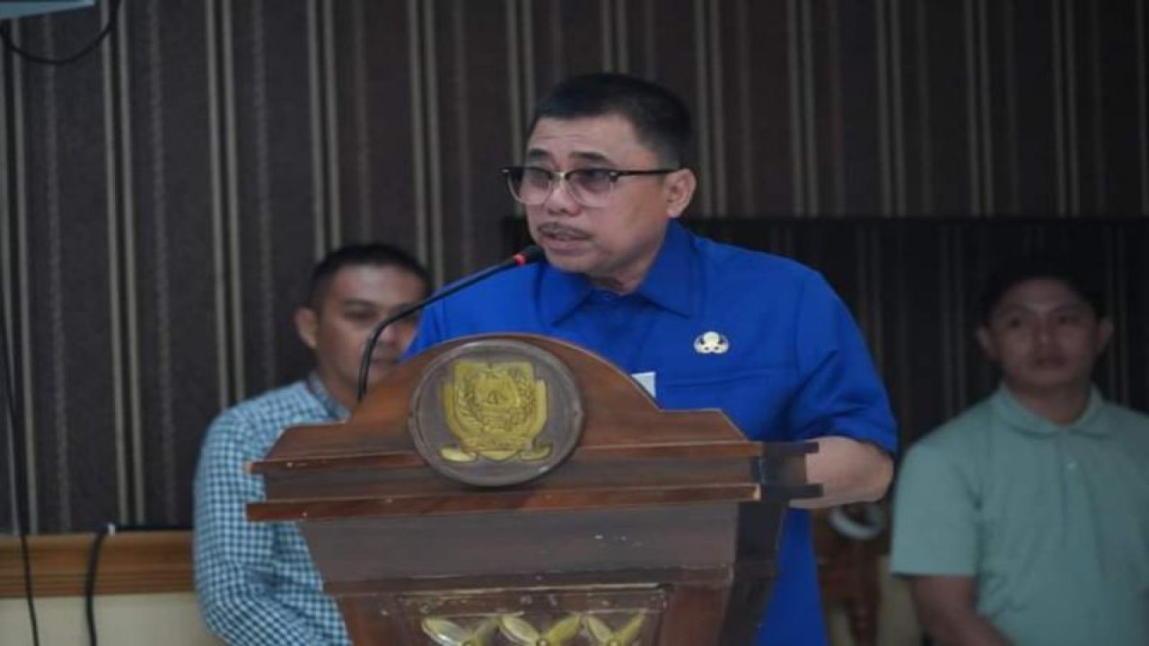 Bupati Majene Andi Achmad Syukri Tammalele menyampaikan, pemerintah di Majene akan mencanangkan gerakan menanam Ubi Kayu atau singkong memenuhi kebutuhan IKN di Kecamatan Malunda, Kabupaten Majene, Minggu (27/8/2023) ANTARA Foto/ M Faisal Hanapi