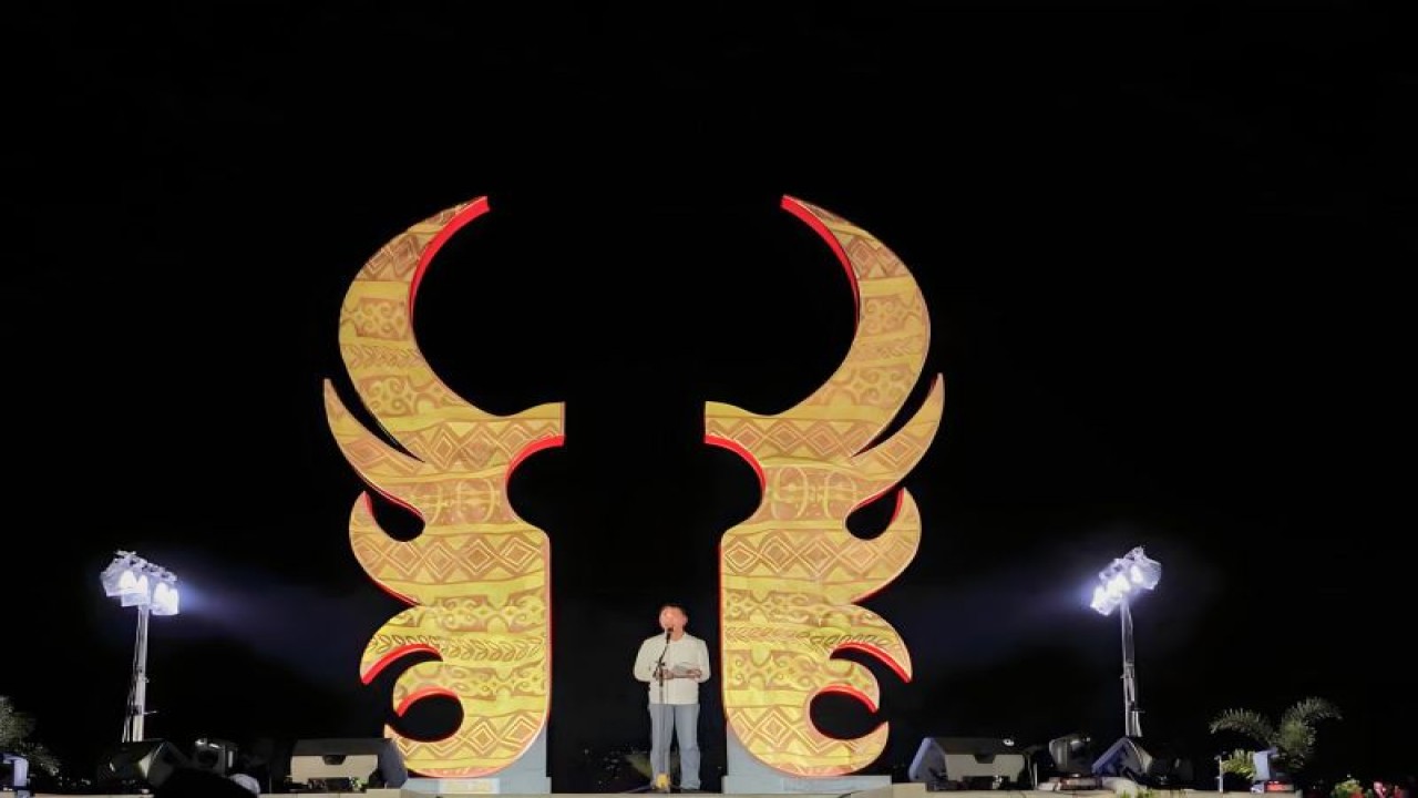 Bupati Sigi Mohamad Irwan menyampaikan sambutan pada penutupan Festival Lestari Tahun 2023 di RTH Taman Taiganja, Desa Kalukubula, Kecamatan Sigi Biromaru. (ANTARA/HO-Prokopim Setda Pemkab Sigi)