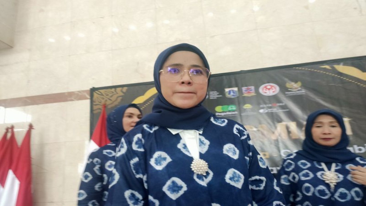Ketua Tim Penggerak Pemberdayaan dan Kesejahteraan Keluarga (TP PKK) Jakarta Barat, Lisniawati Uus Kuswanto saat ditemui wartawan di kantor Wali Kota Jakarta Barat, Rabu (30/8/2023). ANTARA/Risky Syukur