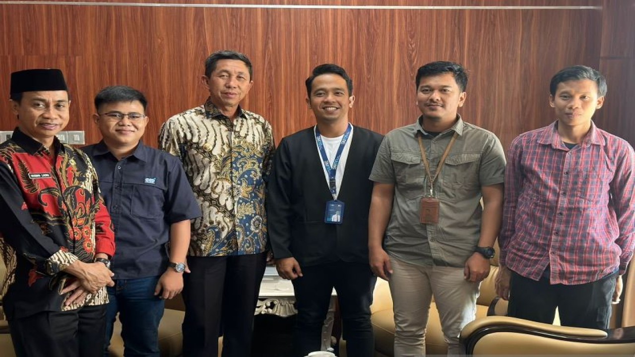PLN UIP Sulawesi dan Pemkab Morowali bersinergi bangun ketenagalisttikan dukung pembanguan smelter di daerah itu. (Foto Antara/HO- PLN UIP Sulaweai)