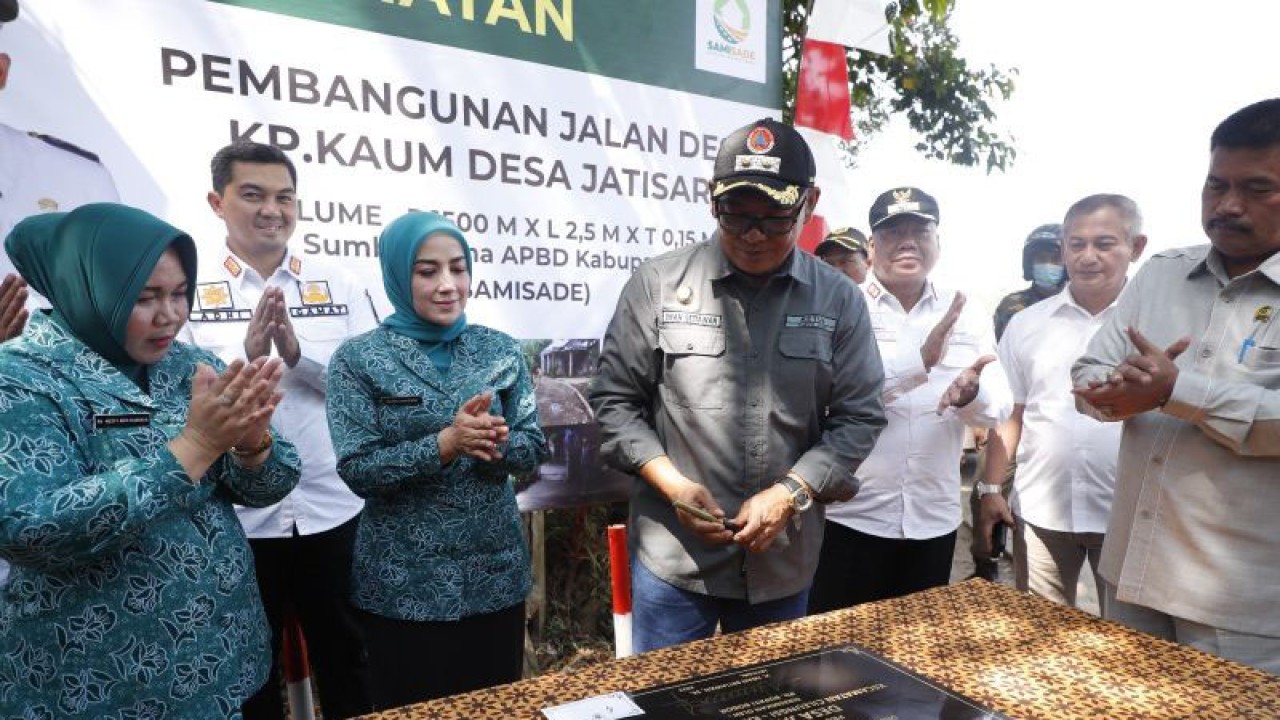 Plt Bupati Bogor Iwan Setiawan di Cileungsi, Kabupaten Bogor, Jawa Barat. (ANTARA/HO-Humas Pemkab Bogor)