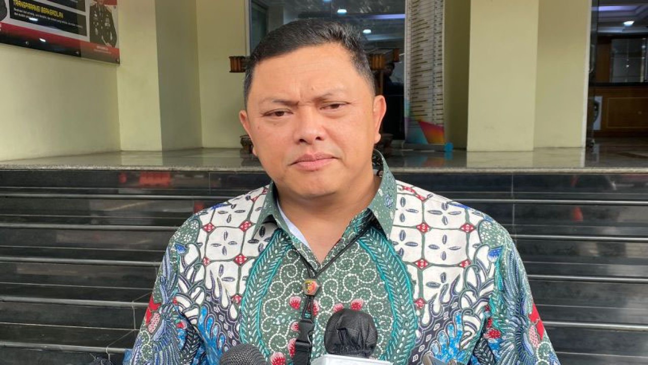 Direktur Reserse Kriminal Umum (Dirreskrimum) Polda Metro Jaya Kombes Pol Hengki Haryadi saat diwawancarai di Polda Metro Jaya, Jumat (11/8/2023). ANTARA/Ilham Kausar