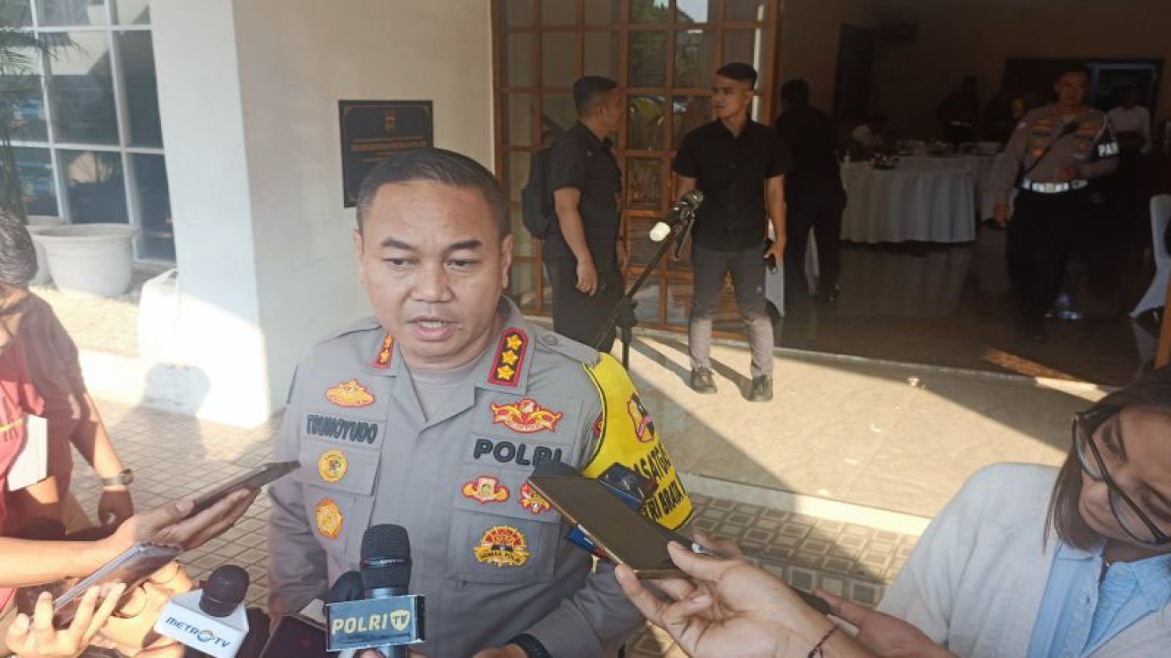 Kabid Humas Polda Metro Jaya Kombes Pol Trunoyudo Wisnu Andiko saat konferensi pers di Jakarta, Rabu (30/8/2023). ANTARA/Ilham Kausar