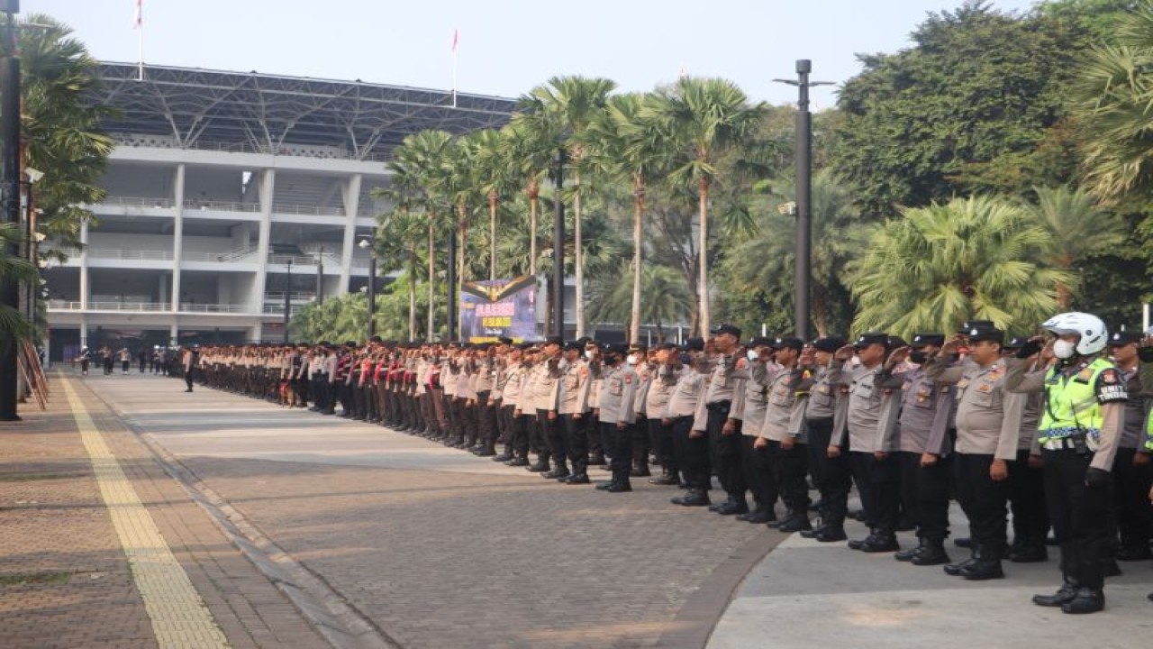 Sejumlah personel Polda Metro Jaya saat melakukan apel pengamanan di kawasan Gelora Bung Karno (GBK), Jumat (25/8/2023). ANTARA/HO-Humas Polda Metro Jaya