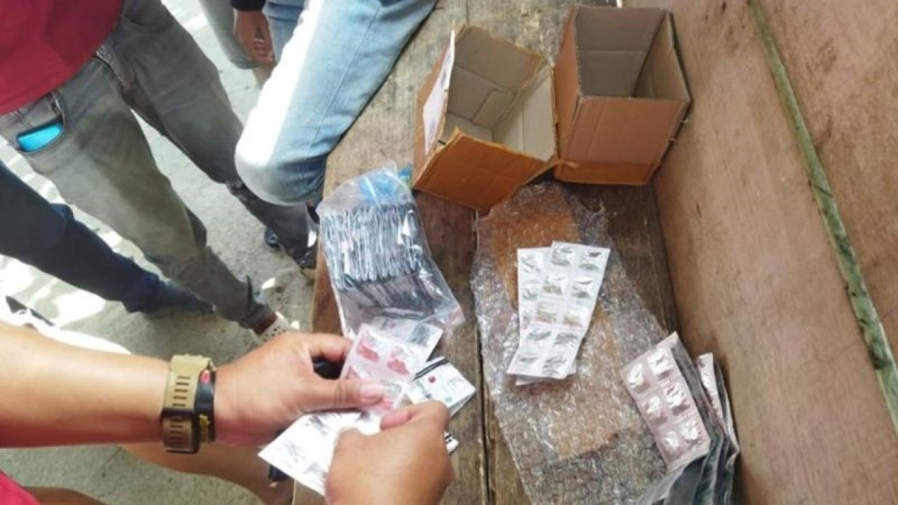 Ilustrasi - Tim Satuan Narkoba Polres Gorontalo Utara berhasil mengamankan obat keras tanpa resep dan obat tidak berlabel tanpa izin edar di Desa Bualo Kecamatan Biau Gorontalo Utara, Rabu (9/8/2023). (ANTARA/Susanti Sako)