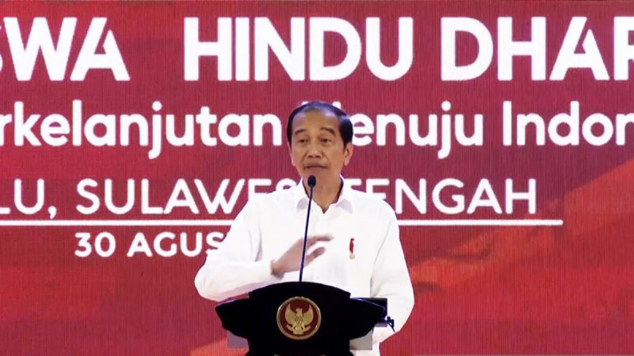 Tangkapan layar - Presiden RI Joko Widodo saat menyampaikan pidato dalam pembukaan Mahasabha XIII KMHDI di Universitas Tadulako, Palu, Sulawesi Tengah, diikuti dalam jaringan (daring) Sekretariat Presiden di Jakarta, Rabu (30/8/2023). ANTARA/Andi Firdaus/aa.