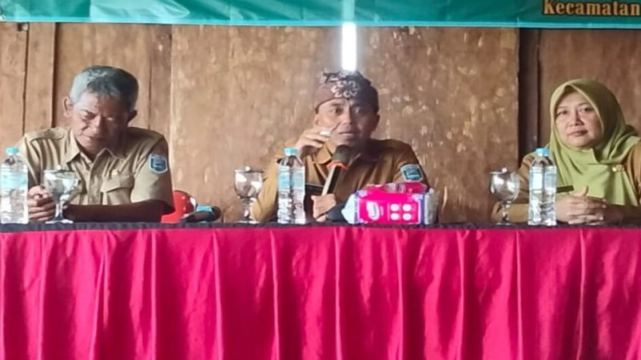Foto dok. DKUPP Kabupaten Probolinggo melakukan pembinaan kepada koperasi di Probolinggo (ANTARA/HO-Diskominfo Kabupaten Probolinggo)