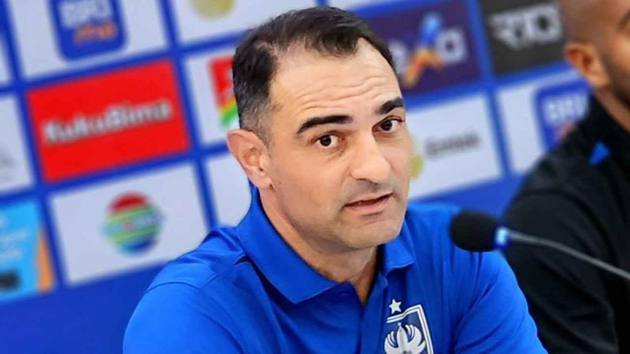 Pelatih PSIS Semarang Gilbert Agius (ANTARA/ I.C.Senjaya)