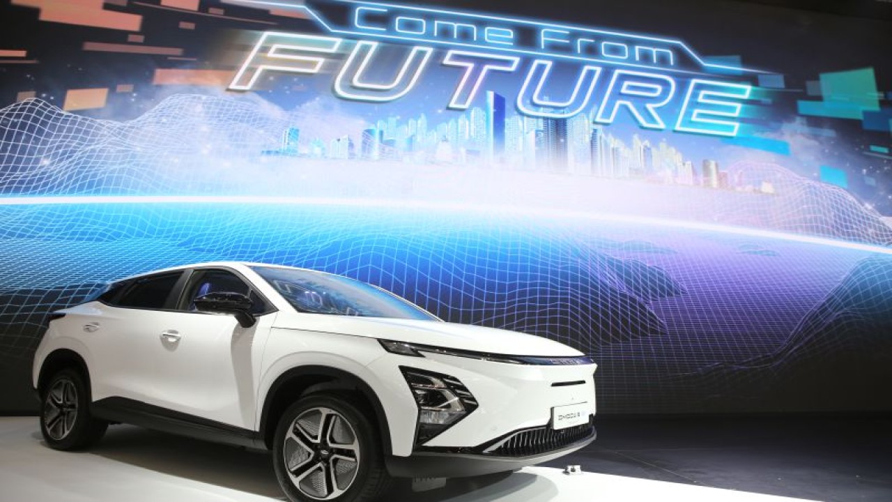 PT Chery Sales Indonesia (CSI) hadir di ajang GIIAS 2023 dengan membawa visi berorientasi pada masa depan dengan memperkenalkan OMODA 5 EV. (ANTARA/HO/PT CSI)