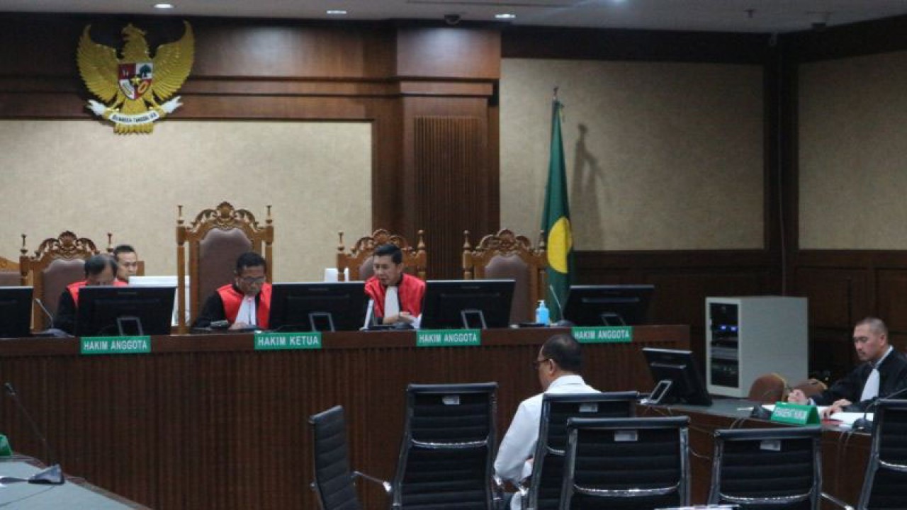 Suasana sidang perdana mantan pejabat DJP Kemenkeu Rafael Alun Trisambodo di Pengadilan Tipikor Jakarta Pusat, Jakarta, Rabu (30/8/2023). (ANTARA/Fianda Sjofjan Rassat)