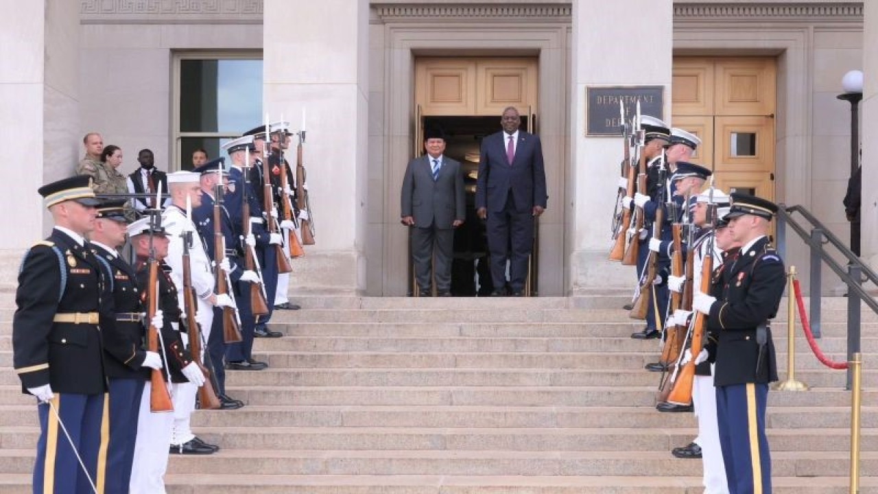 Menhan RI Prabowo Subianto dan Menhan AS Lloyd James Austin III di Gedung Pentagon, Amerika Serikat, Kamis (24/8/2023). (ANTARA/HO-Kementerian Pertahanan RI)