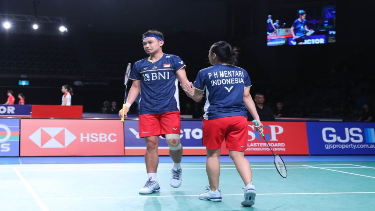 Ganda campuran Rinov Rivaldy/Pitha Haningtyas Mentari melaju perempat final Australian Open 2023 setelah mengalahkan pasangan Chen Tang Jie/Toh Ee Wei (Malaysia) di Sydney, Kamis (3/8/2023). (ANTARA/HO-PP PBSI)
