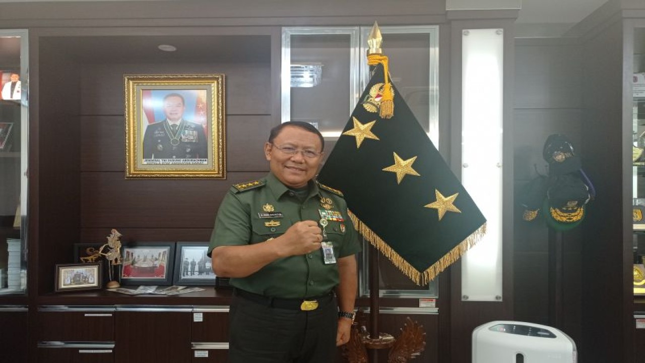 Kepala Rumah Sakit Pusat Angkatan Darat (RSPAD) Gatot Subroto Letnan Jenderal TNI dr Albertus Budi Sulistya ditemui di kantornya, Jakarta, Selasa (8/8/2023). (ANTARA/Sanya Dinda)