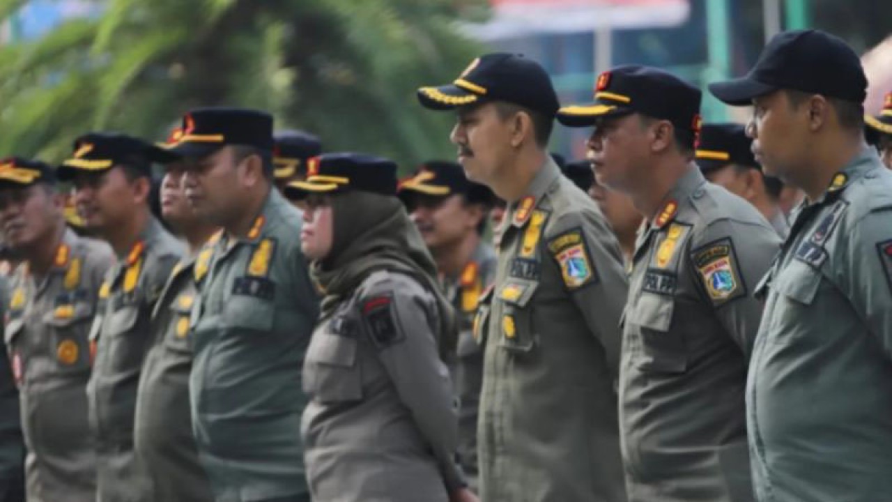 Personel Satuan Polisi Pamong Praja (Satpol PP) Kota Administrasi Jakarta Selatan mengikuti apel kesiapan dalam rangka rangkaian penyelenggaraan Konferensi Tingkat Tinggi (KTT) ASEAN ke-43 di Jakarta, Jumat (28/7/2023). ANTARA/HO-Sudin Kominfotik Jakarta Selatan/aa