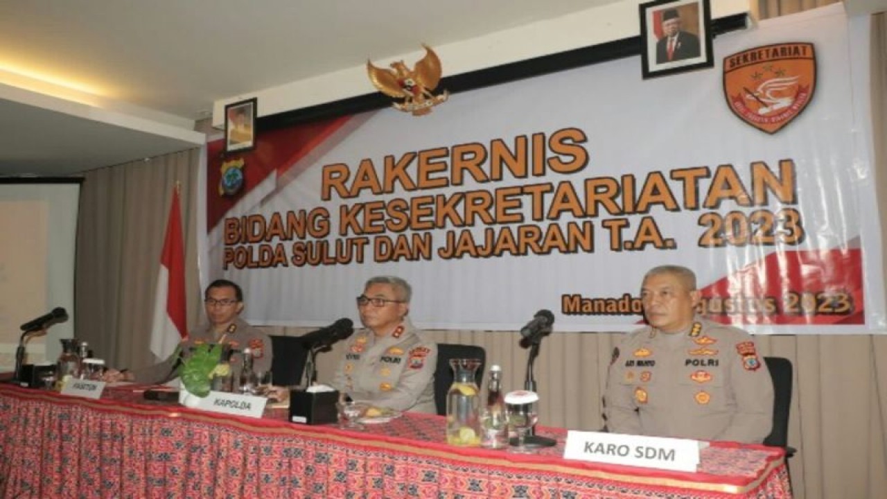 Kepala Polda Sulawesi Utara, Inspektur Jenderal Polisi Setyo Budiyanto (tengah), saat membuka Rakernis bidang kesekretariatan, di Manado, Sulawesi Utara, Rabu. ANTARA/HO-Humas Polda Sulawesi Utara