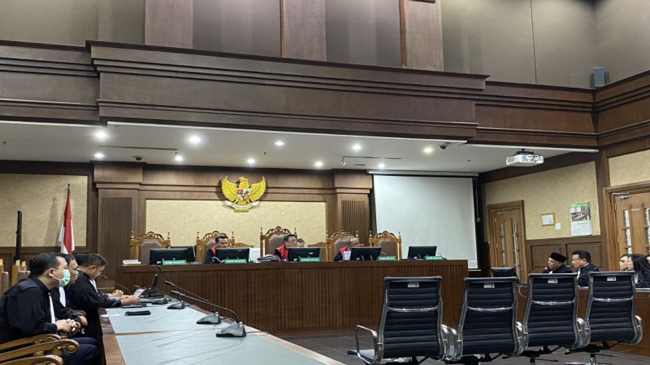 Sidang lanjutan terdakwa kasus dugaan suap dan gratifikasi, Gubernur Papua nonaktif Lukas Enembe, di Pengadilan Tindak Pidana Korupsi (Tipikor) pada Pengadilan Negeri Jakarta Pusat, Selasa (1/8/2023). (ANTARA/Fath Putra Mulya)