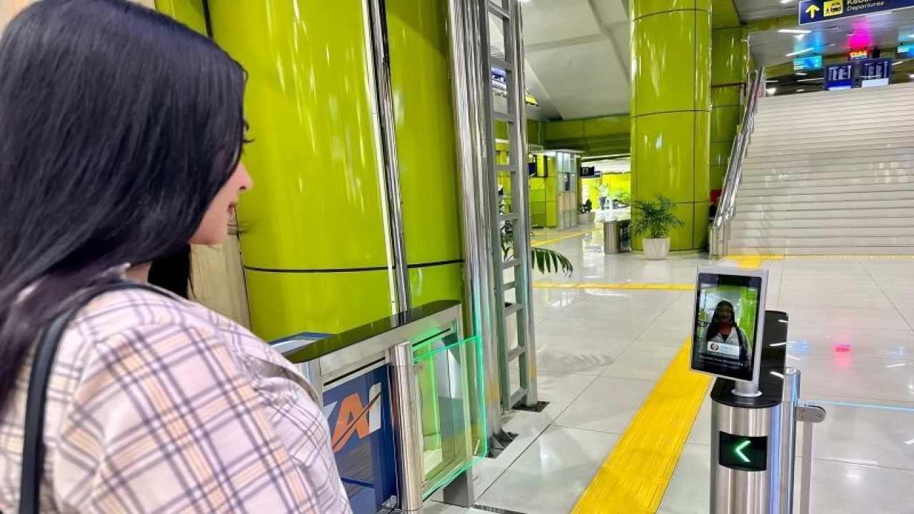 PT KAI Daerah Operasional 1 Jakarta akan menerapkan layanan "face recognition boarding" di Gate Selatan Stasiun Gambir mulai 1 September. (ANTARA/HO/PT KAI)