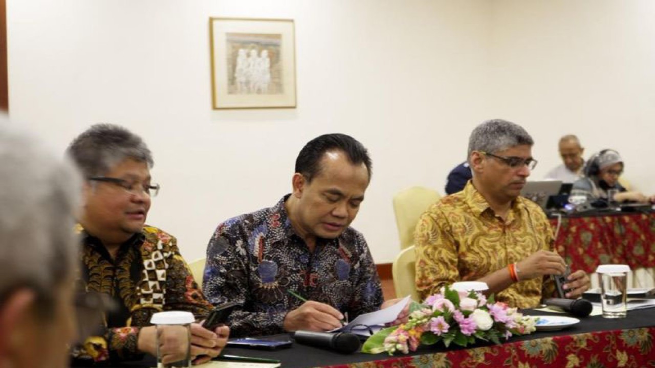 Sekretaris Kementerian Koordinator Bidang Perekonomian Susiwijono Moegiarso dalam Rapat Komite Pengarah SLM MDTF di Jakarta, Selasa (1/8/2023). ANTARA/HO-Kemenko Perekonomian