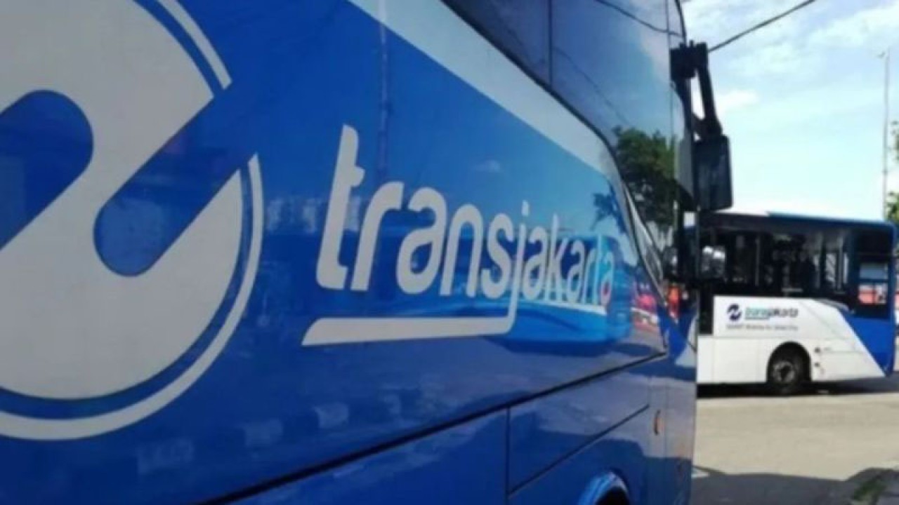 Arsip foto - Deretan armada bus TransJakarta di Terminal Kalideres Jakarta, Minggu (8/5/2022). ANTARA/Zuhdiar Laeis/aa