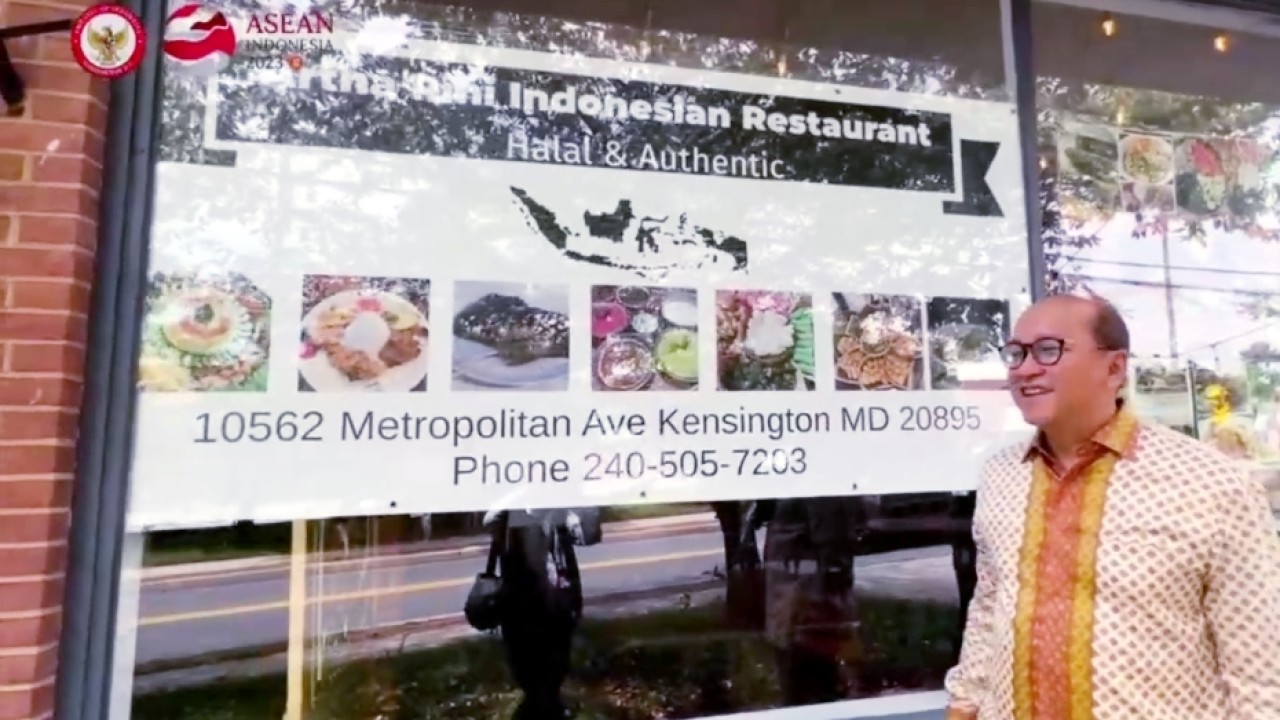 Wamen BUMN Rosan Roeslani resmikan Restoran Indonesia pertama di Virginia AS/Instagram
