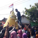 Warga Desa Toyoresmi peringati HUT Ke-78 RI dengan gunungan tahu-1692344901