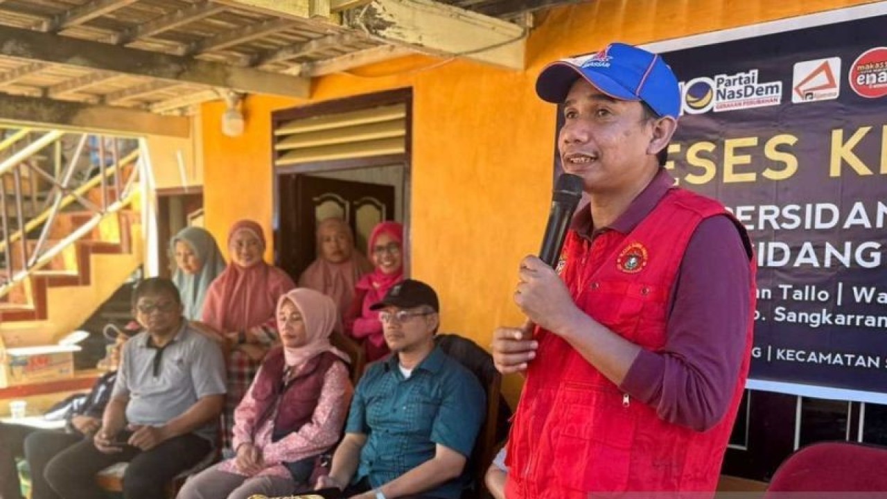Ketua DPRD Makassar Rudianto Lallo saat menggelar reses di Kelurahan Pulau Barrang Caddi Makassar, Sabtu (5/8/2023). ANTARA/HO/Dokumentasi Pribadi