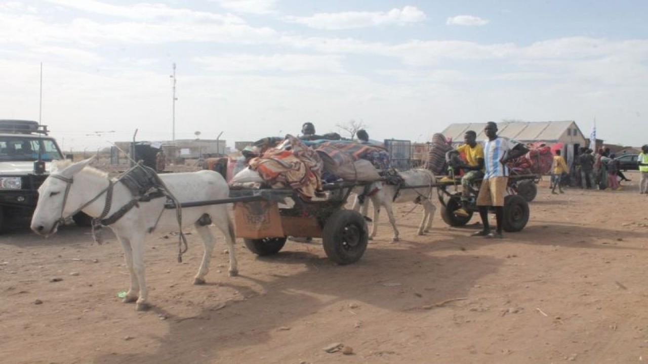 Arsip - Pengungsi Sudan Selatan akibat konflik di Sudan bersiap untuk meninggalkan pusat penerimaan di Kabupaten Renk, Negara Bagian Upper Nile, Sudan Selatan, pada 29 April 2023. (ANTARA/Xinhua/Denis Elamu/Xinhua)