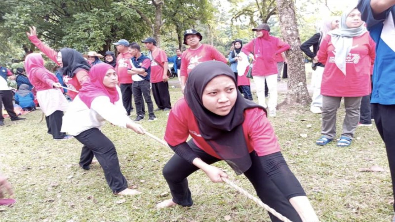 Warga Negara Indonesia dari keluarga besar Pimpinan Cabang Istimewa Muhammadiyah Malaysia di Kuala Lumpur, Rabu (16/8/2023). (ANTARA/HO-PCIM Malaysia)
