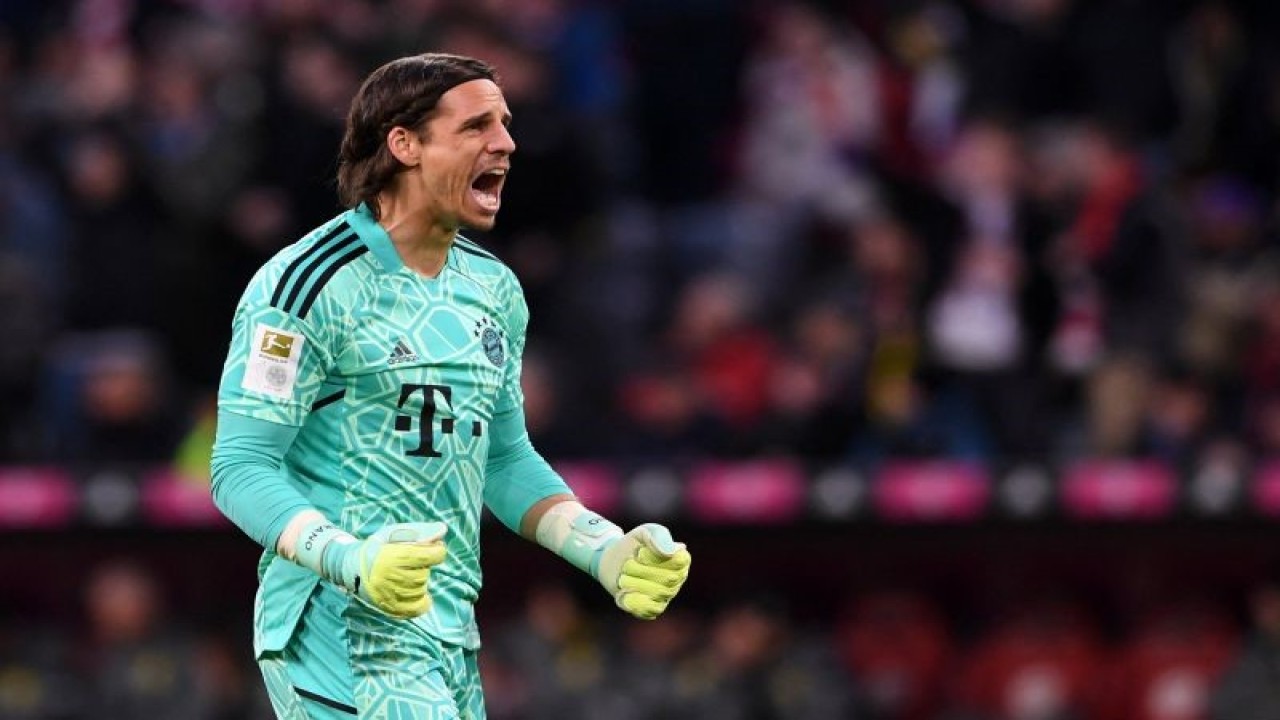 Selebrasi Yann Sommer setelah Bayern Muenchen menang 4-0 atas Borussia Dortmund dalam pertandingan Liga Jerman pada 1 April 2023. Inter Milan telah resmi memboyong Yann Sommer dari Bayern Muenchen. ANTARA/AFP/CHRISTOF STACHE