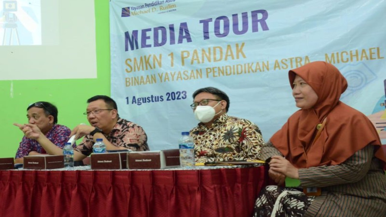 SMKN 1 Pandak, Kabupaten Bantul, meraih predikat unggul setelah dilakukan asesmen oleh Yayasan Pendidikan Astra Michael D. Ruslim (YPA-MDR) dan Politeknik Astra di Bantul, Yogyakarta, Selasa (1/8/2023). (ANTARA/HO-Yayasan Pendidikan Astra)