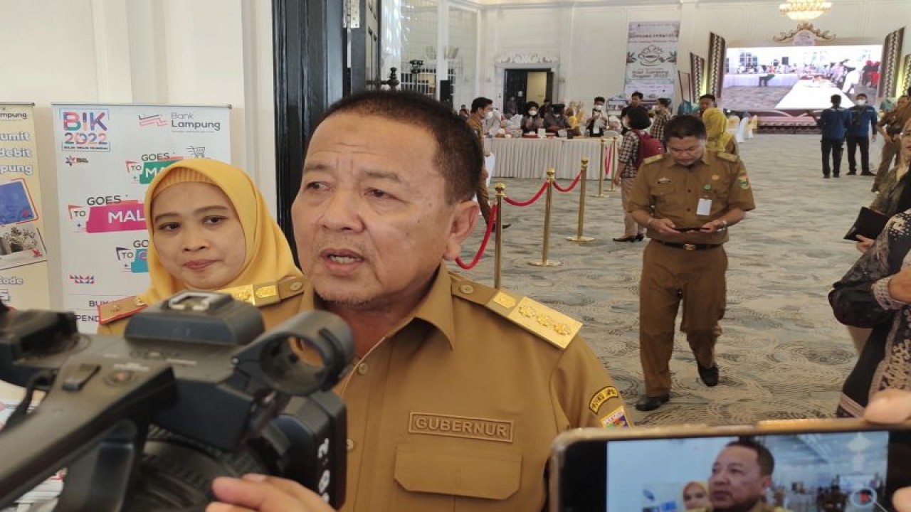 Arsip Foto - Gubernur Lampung Arinal Djunaidi. (ANTARA/Ruth Intan Sozometa Kanafi)