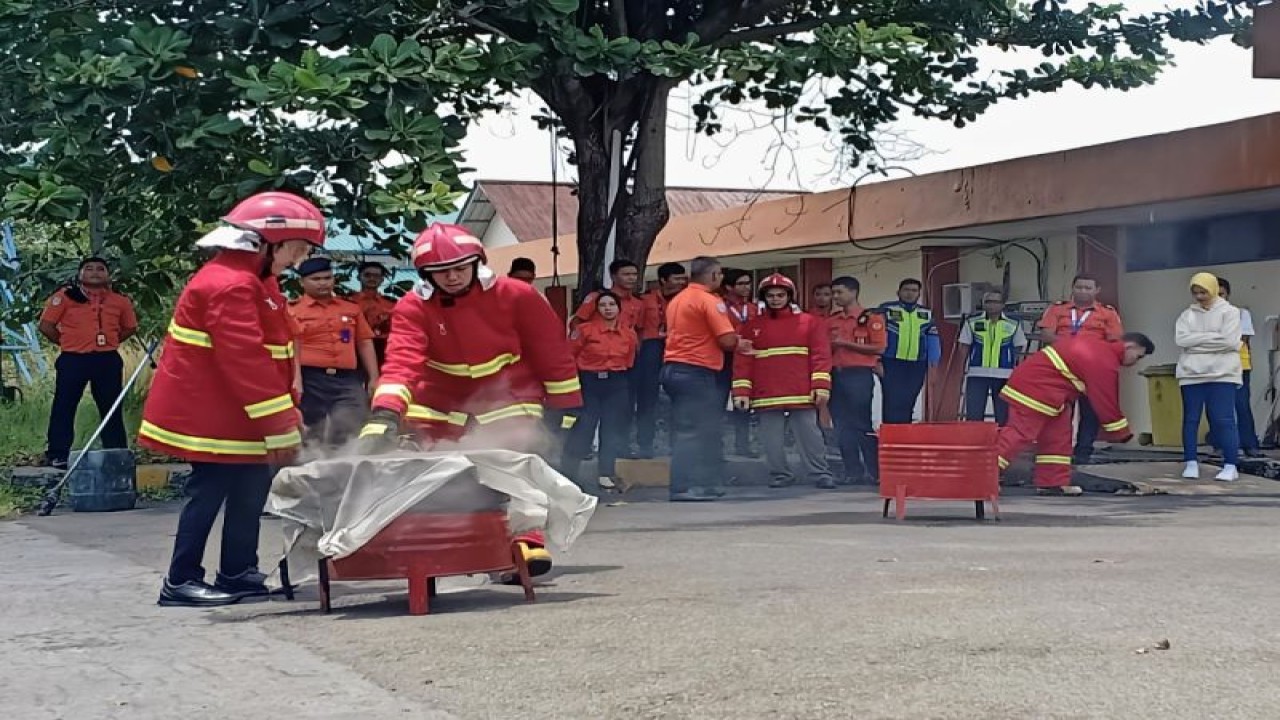 Sosialisasi bahaya kebakaran dan teknik pencegahan yang digelar Bandara Tjilik Riwut, Palangka Raya, Senin, (18/9/2023). (ANTARA/HO-Bandara Tjilik Riwut)